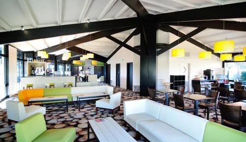 Family Room (2 Adults + 2 Children)