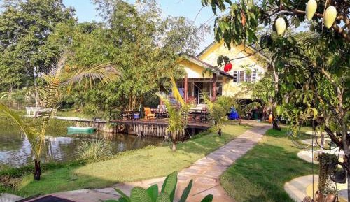 Bungalow - Water Front 