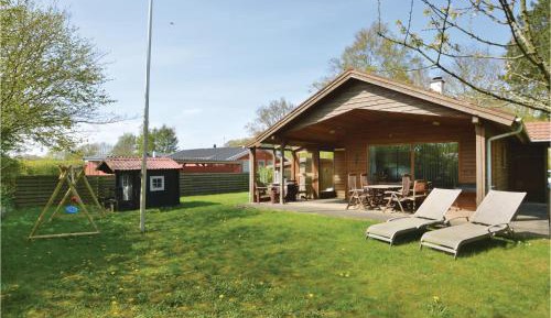 Three-Bedroom Holiday Home 