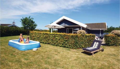 Three-Bedroom Holiday Home 