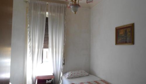 Economy Single Room with Shared Bathroom