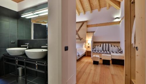 Suite with Terrace and Bath Tub