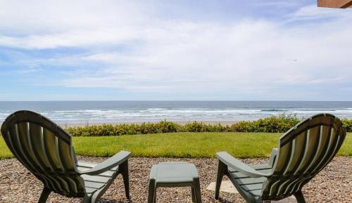 Traditional Queen Patio - No Pets Allowed