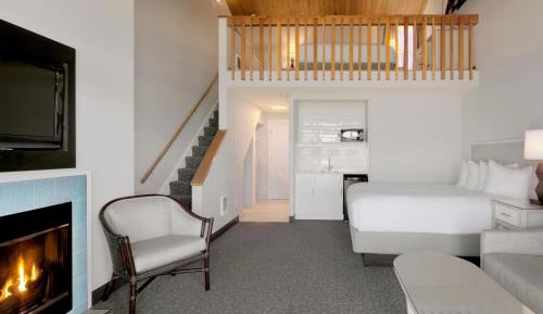 Premier Two Bedroom 2 King & 2 Queen Top Floor - No Pets Allowed