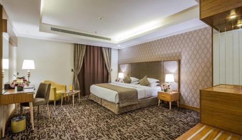 Deluxe Suite