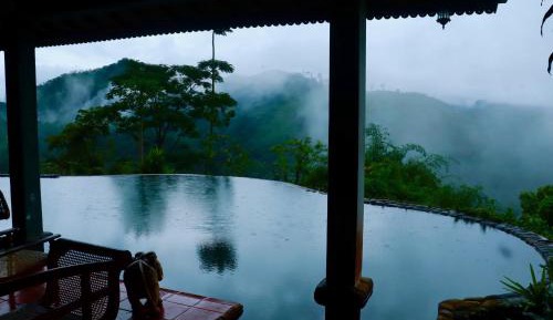 Deluxe Double or Twin Room with Mountain View