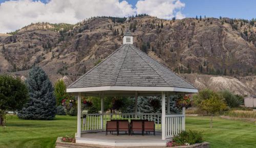 Queen Room - Mountain View