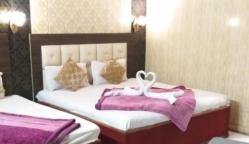 Deluxe Family Room