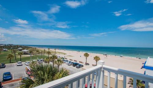 Queen Suite with Balcony