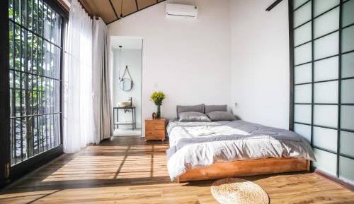 Queen Room with Garden View