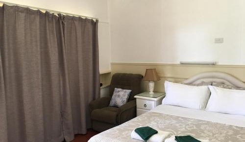 Standard Queen Room - No Pets Allowed