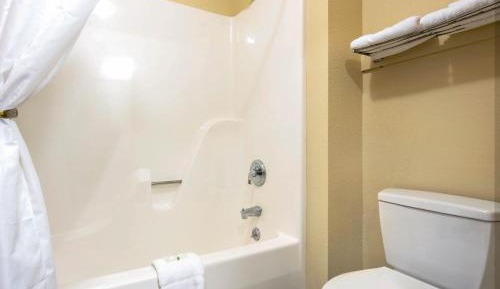 King Suite with Jacuzzi - Non-Smoking