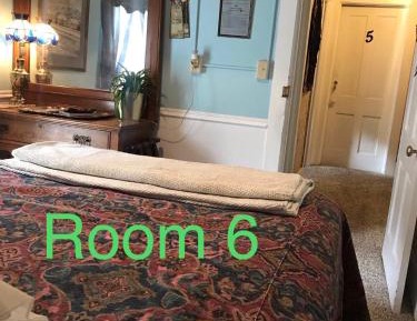 Standard Queen Room