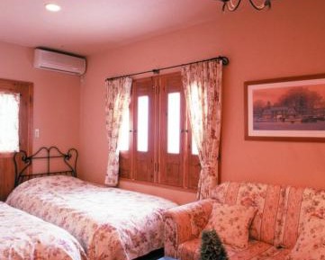 Twin Room with Shared Bathroom - Non-Smoking