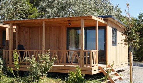 Premium Lodge
