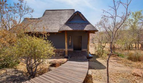 Classic Thatch Suite