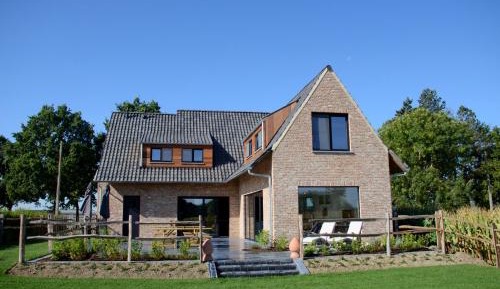 Villa with Garden View