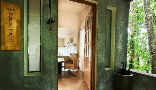Triple Story 2-Bedroom Cottage