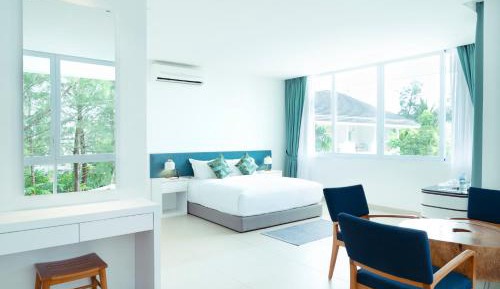 Cove Corner Suite