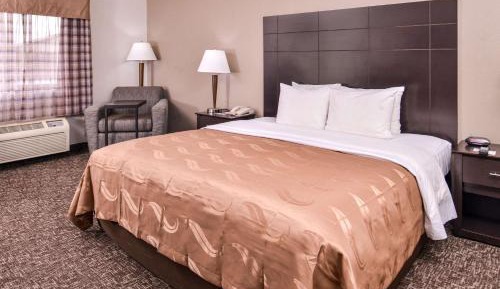 King Suite - Accessible/Non-Smoking