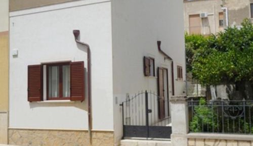 Two-Bedroom Apartment - Split Level