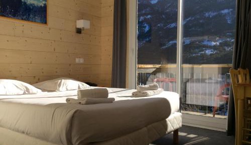 Double Room with Mountain View