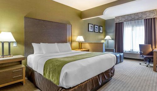 King Suite - Accessible/Non-Smoking