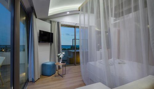 Love Suite