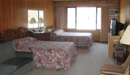 Deluxe Queen Room with Two Queen Beds