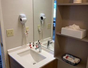 Queen Room - Non-Smoking