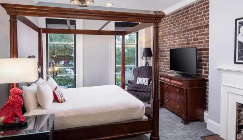 Queen Room with Two Queen Beds - City View