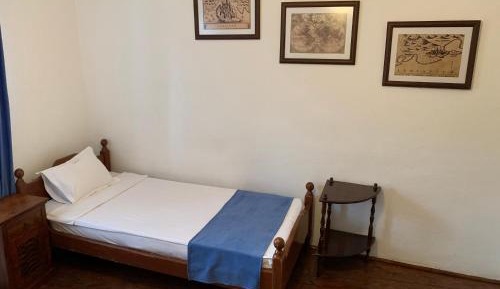 Standard Twin Room with Shared Bathroom