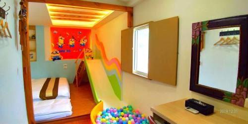Deluxe Room (2 Adults + 1 Child)