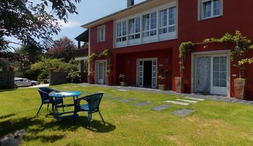 Three-Bedroom Apartment with Sea View