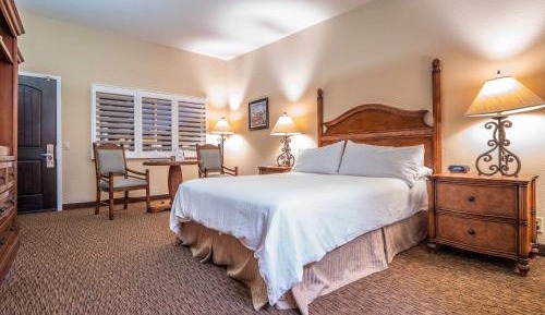 Standard Queen Room