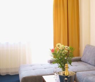 Deluxe King Suite