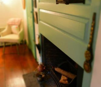 Queen Room with Shared Bathroom