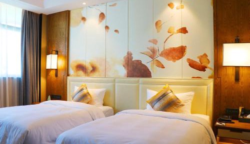 Superior Twin Room with Lake View