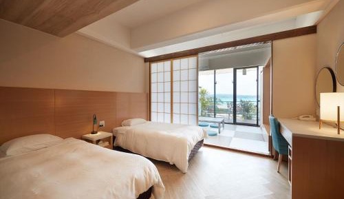 Room with Tatami Area with Sea View