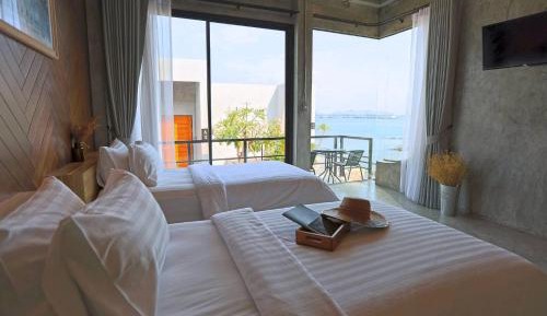Deluxe Twin Room with Sea View