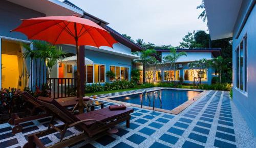 Six-Bedroom Villa 