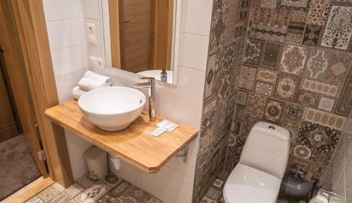 Quadruple Room with Private Bathroom