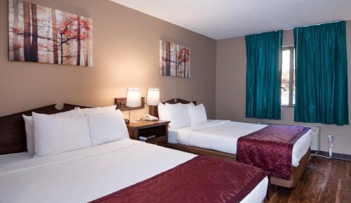 Queen Suite with Kitchenette