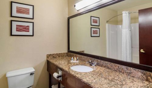 King Suite - Non-Smoking