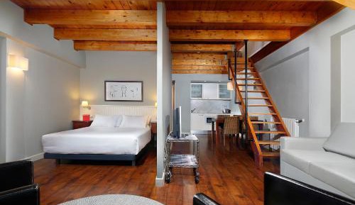 Two-Bedroom Apartment (4-6 Adults)