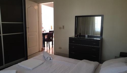 Apartment with Pool View 