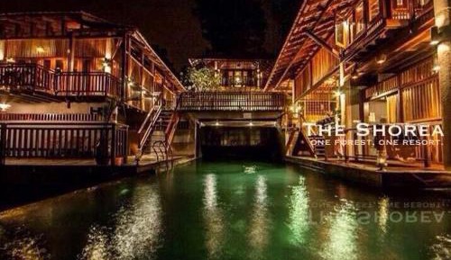 Deluxe Double or Twin Room with Mountain View