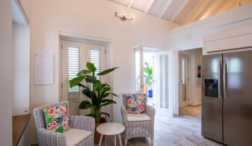 Charming Deluxe 1-bedroom Suite with Private plunge pool. ground floor