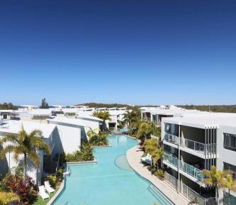 One-Bedroom Apartment with Pool View