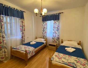 Standard Twin Room with Shared Bathroom